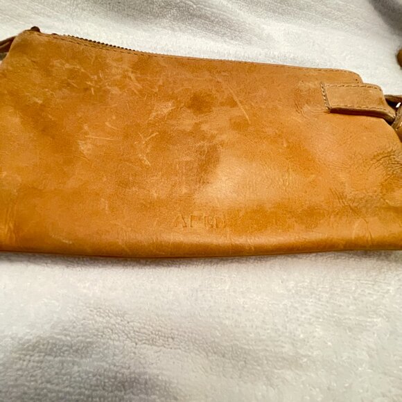 Able Rachel Wristlet Cognac NWOB - Picture 5 of 8
